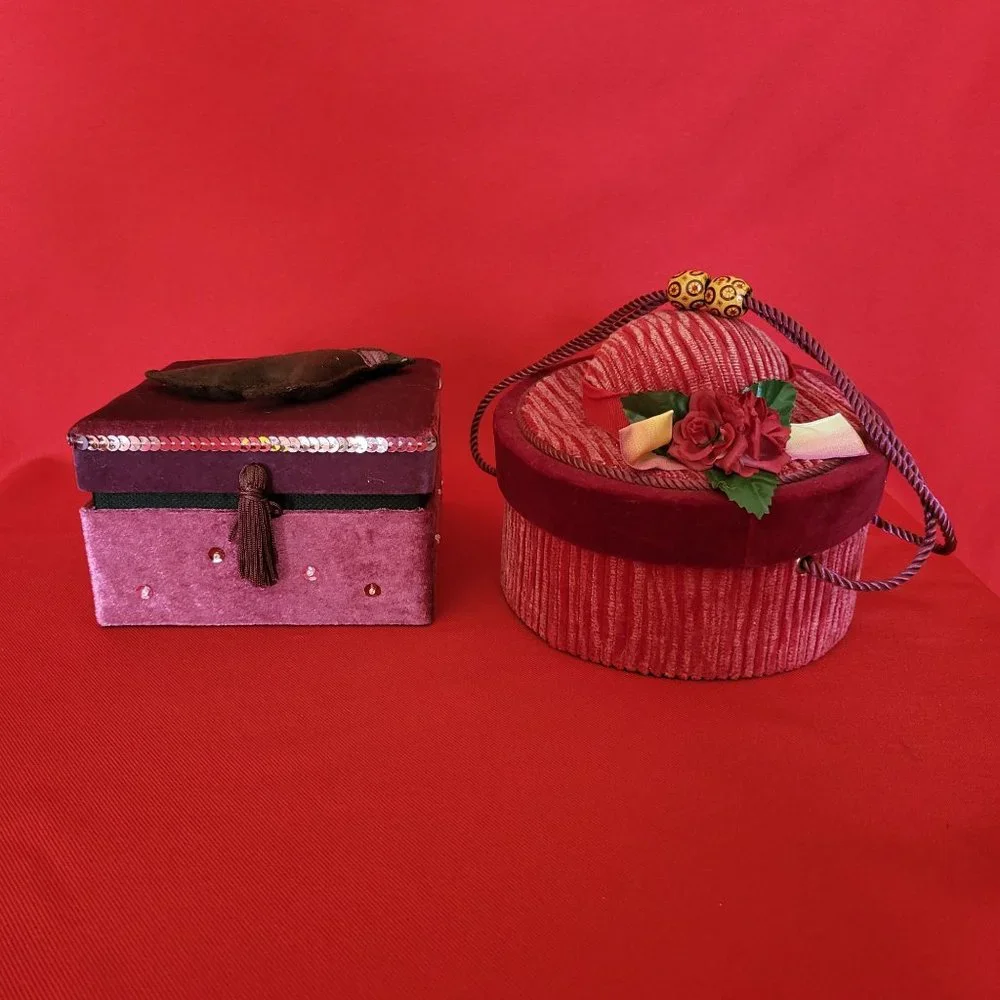 Dept 52 Sewing Box Red Velvet Square and Hat Shape Set of 2 Holiday Time
